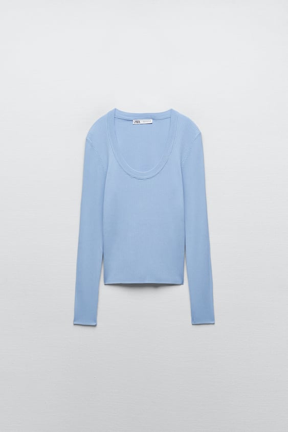 Top Punto Escote Redondo De La Colección De Zara