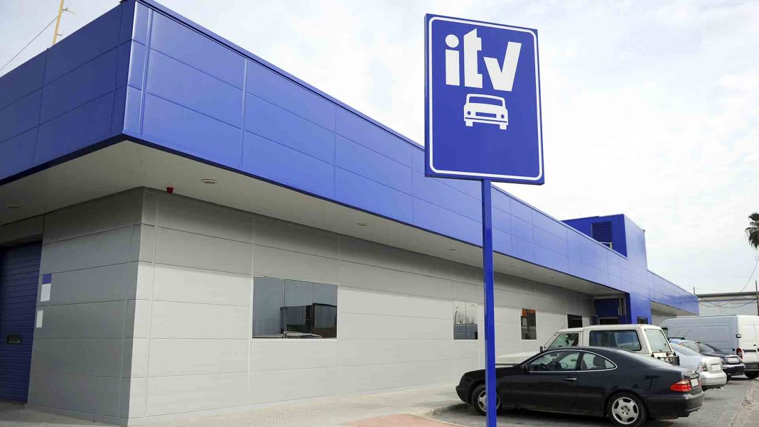 DGT: esto es lo que sucede si no tienes la ITV al día