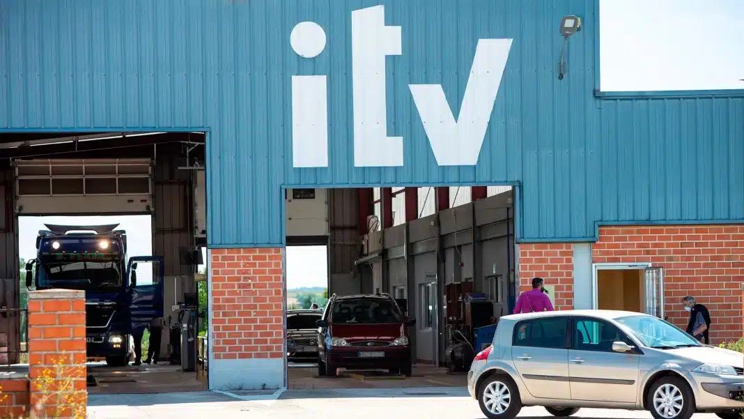 DGT: esto es lo que sucede si no tienes la ITV al día