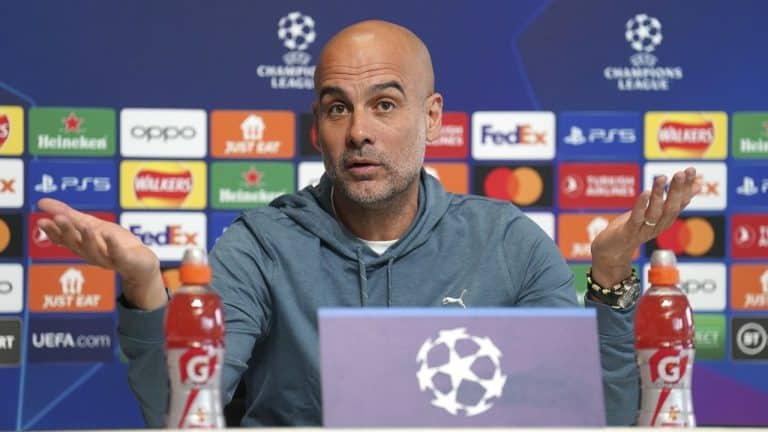 Pep Guardiola se compara con Michael Jordan, y las críticas no se hacen esperar