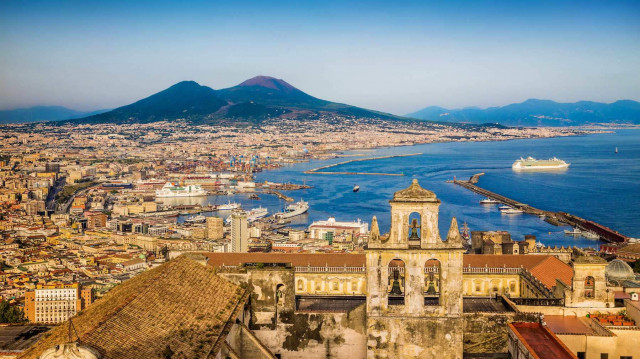 Nápoles: Tesoros Históricos Y Sabores Auténticos