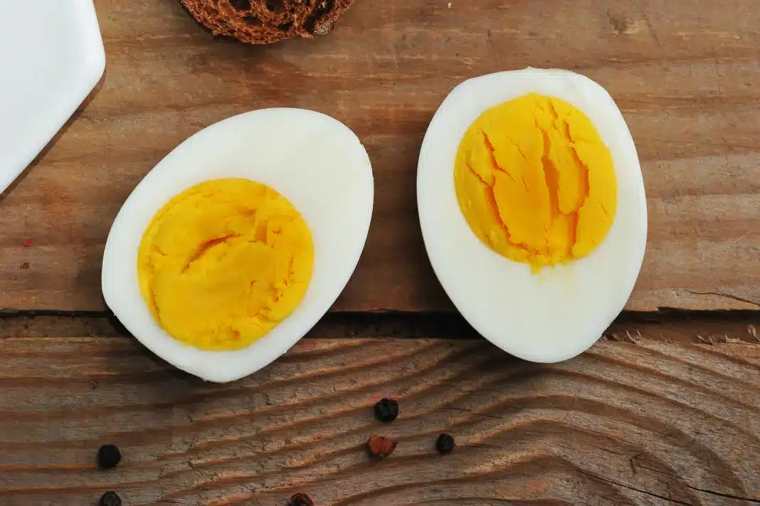 El truco de los profesionales para cocer huevos y que queden perfectos