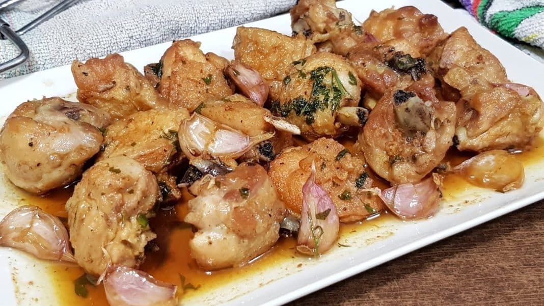 Cómo preparar un delicioso pollo al ajillo al estilo andaluz