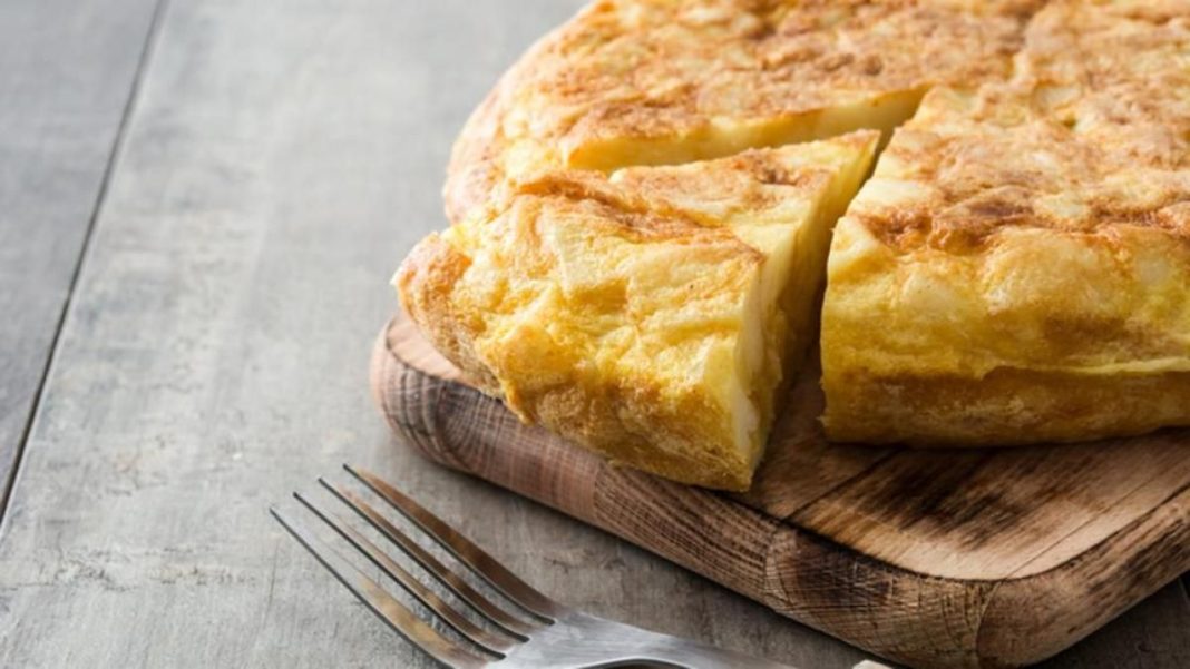 Los ingredientes que vas a necesitas para preparar la tortilla de patata en casa