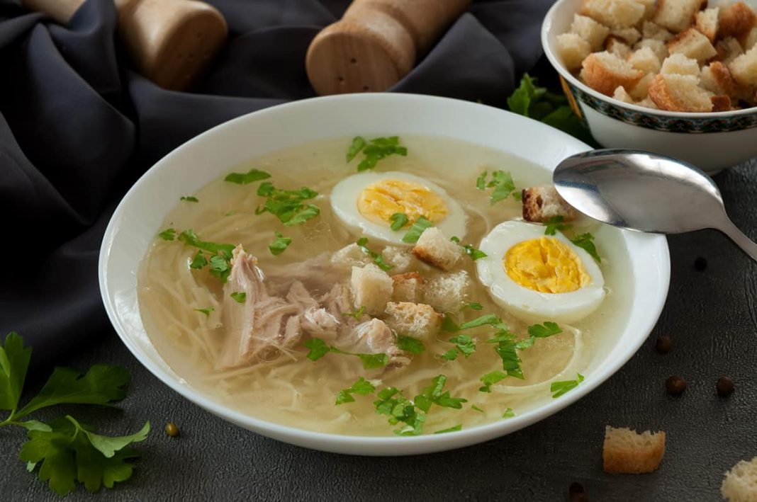 Cómo cocinar una sopa de verduras sabrosa y sana