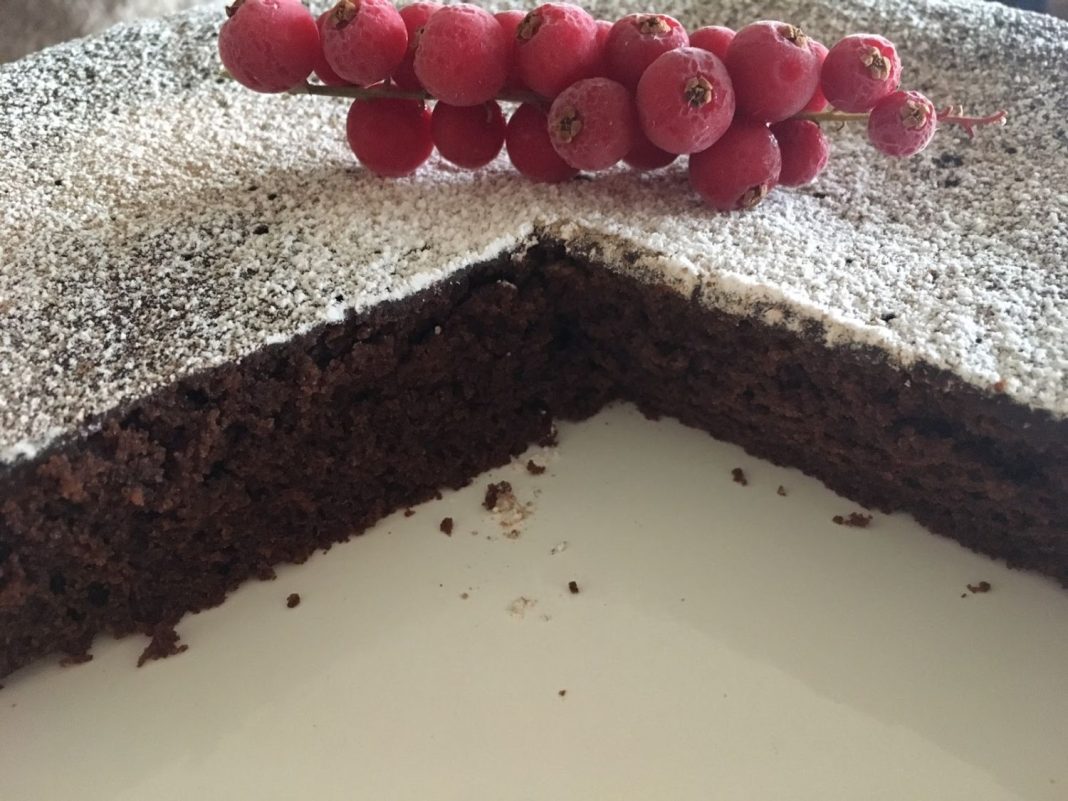 La deliciosa tarta de chocolate de Robin Food que te sorprenderá