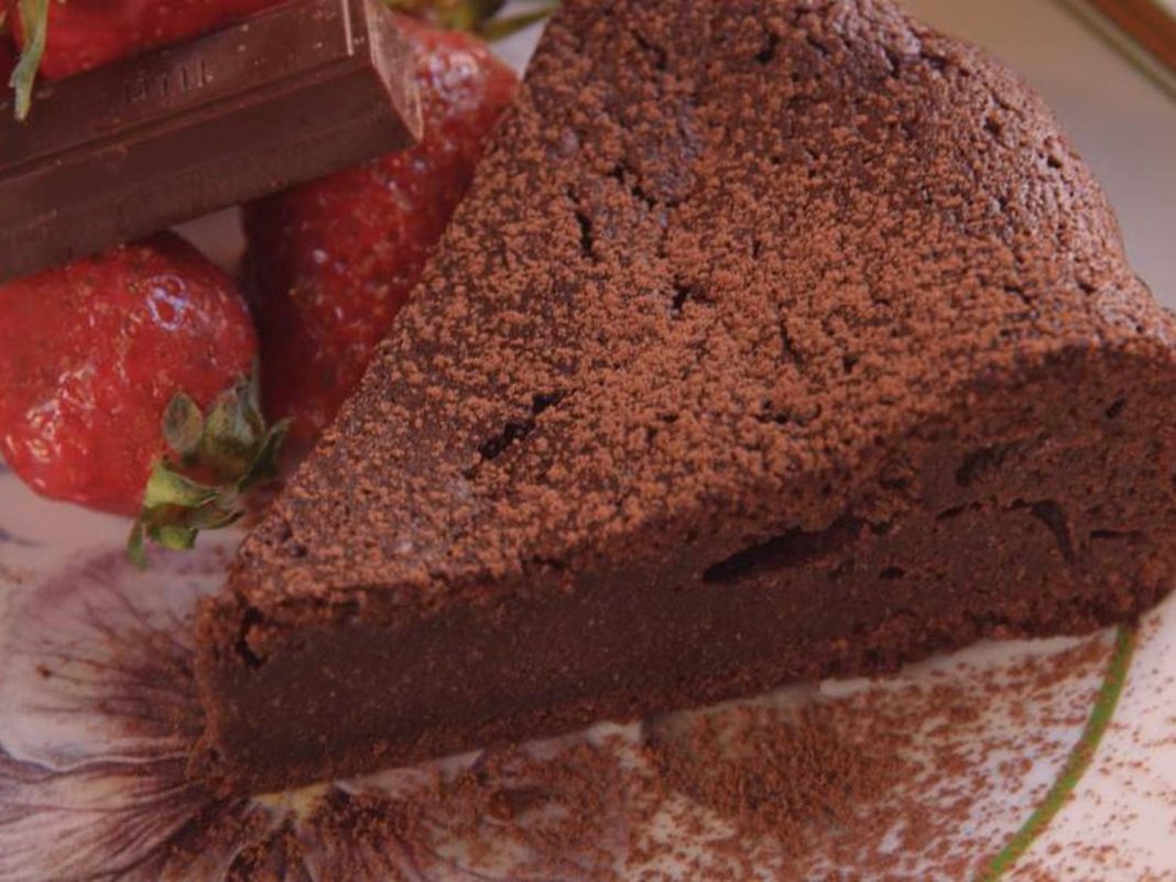 La deliciosa tarta de chocolate de Robin Food que te sorprenderá