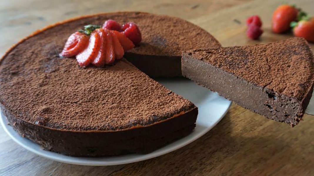 La deliciosa tarta de chocolate de Robin Food que te sorprenderá