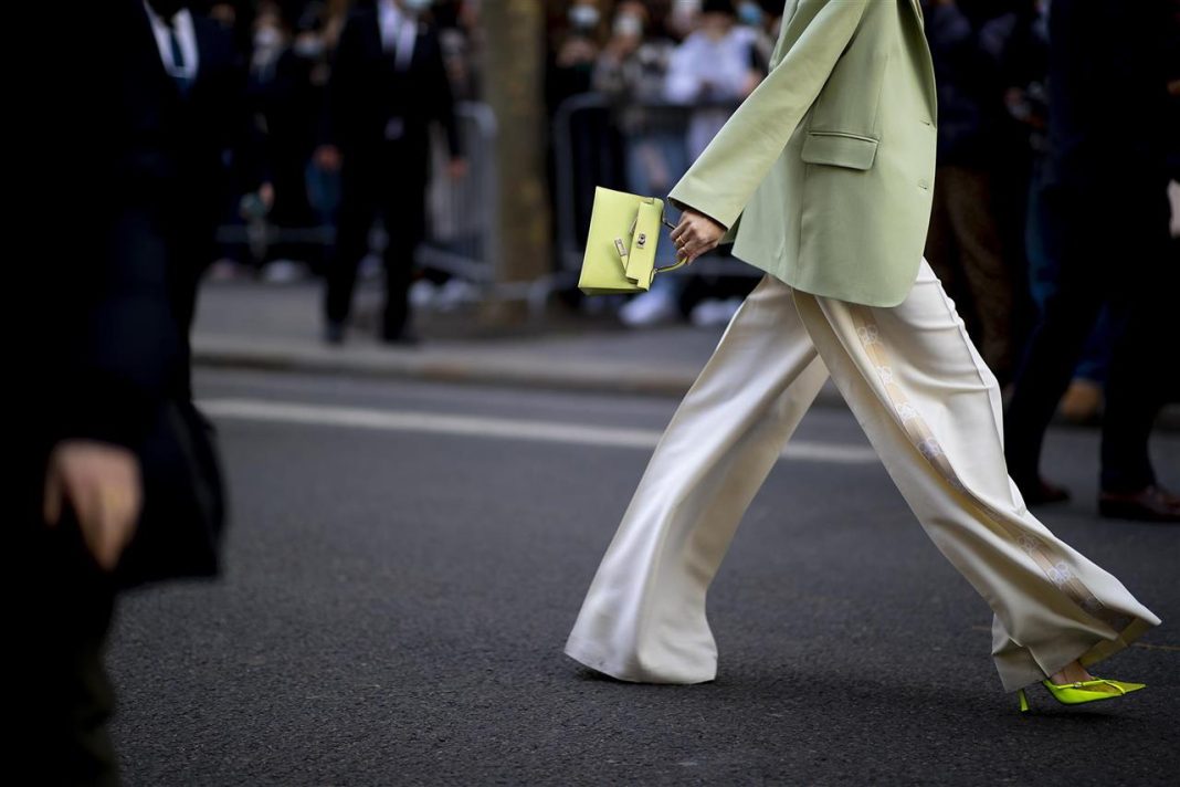 El pantalón de Lidl de 13 euros que parece de Carolina Herrera