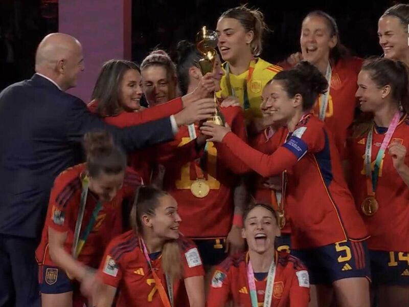 Entrega De La Copa De Campeona A La Selección Española De Fútbol