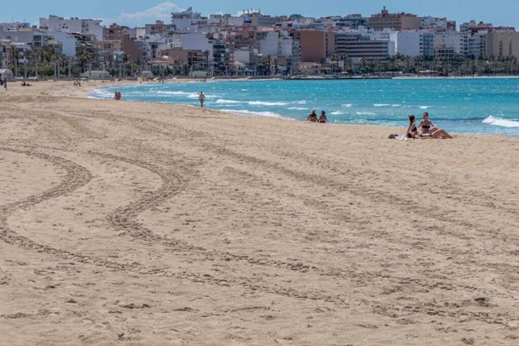 Españoles Gastos Dinero Vacaciones