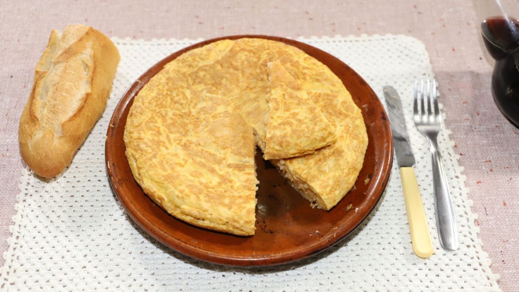 La increíble tortilla de arroz de Arguiñano que está mejor que la francesa: así puedes prepararla