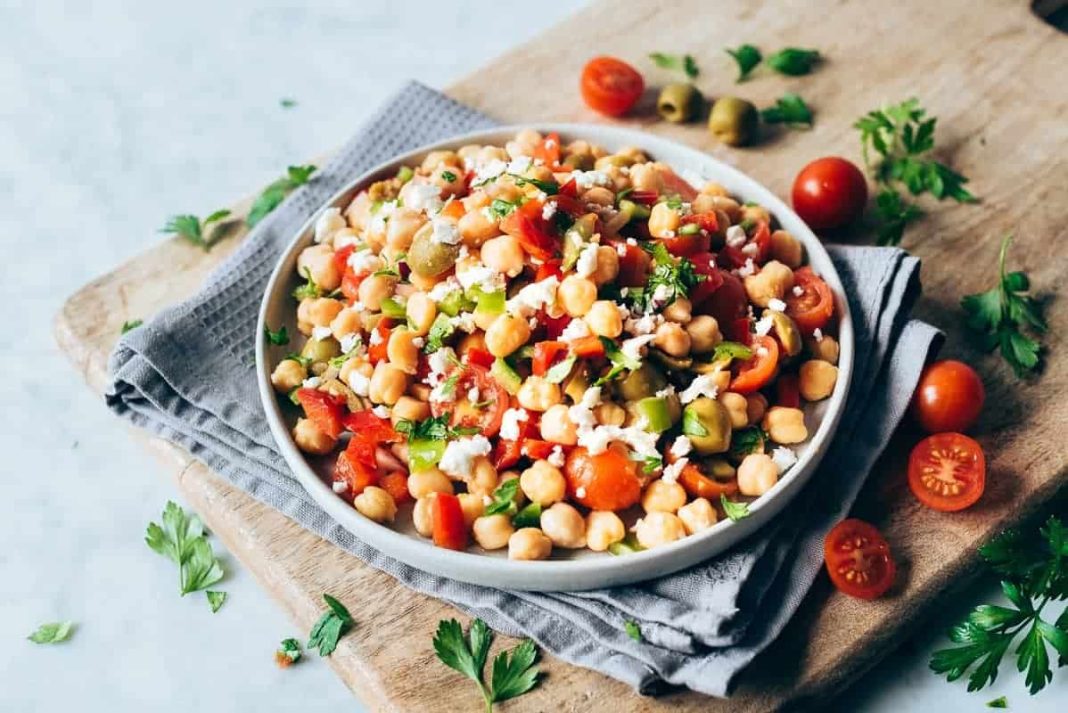 El truco de Arguiñano para una ensalada de garbanzos de primera