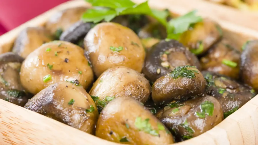 La receta de champiñones al ajillo de Arguiñano que te sorprenderá