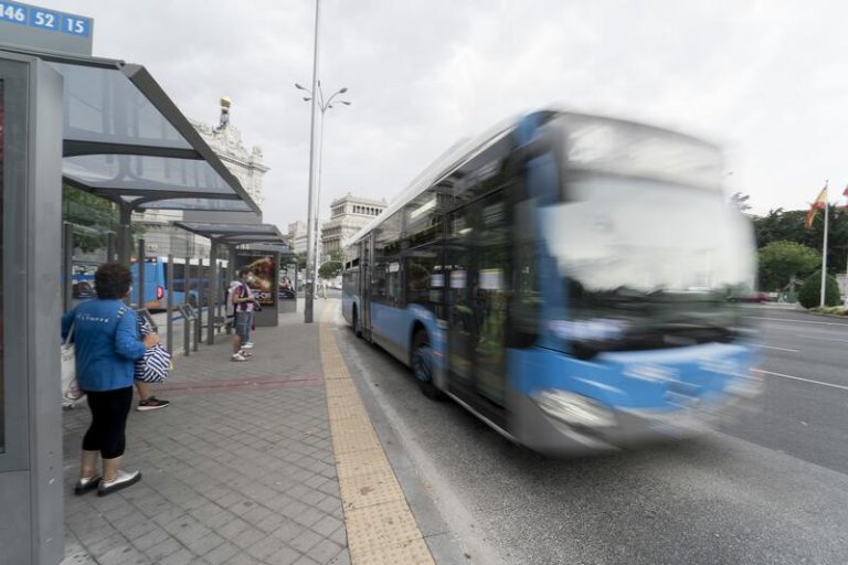 Los autobuses de la EMT en Madrid son gratuitos este lunes por ser jornada «con alto nivel de tráfico»