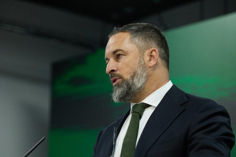 Abascal transmite su pésame a los familiares y amigos de las víctimas del incendio en discotecas en Murcia