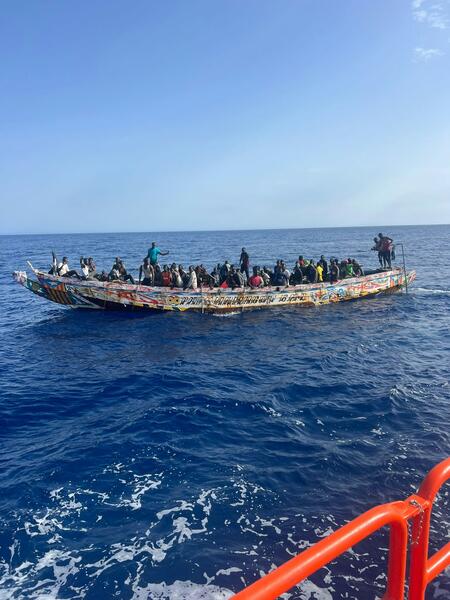 Llegan otros tres cayucos a El Hierro y Tenerife con 259 migrantes a bordo