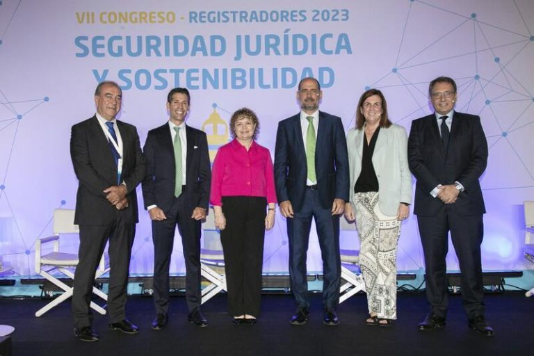 Los registradores, Iberdrola, Deloitte y los oficiales de cumplimiento lanzan una plataforma de ‘compliance’