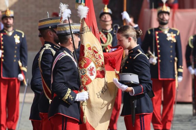 La Princesa Leonor jura bandera en Zaragoza