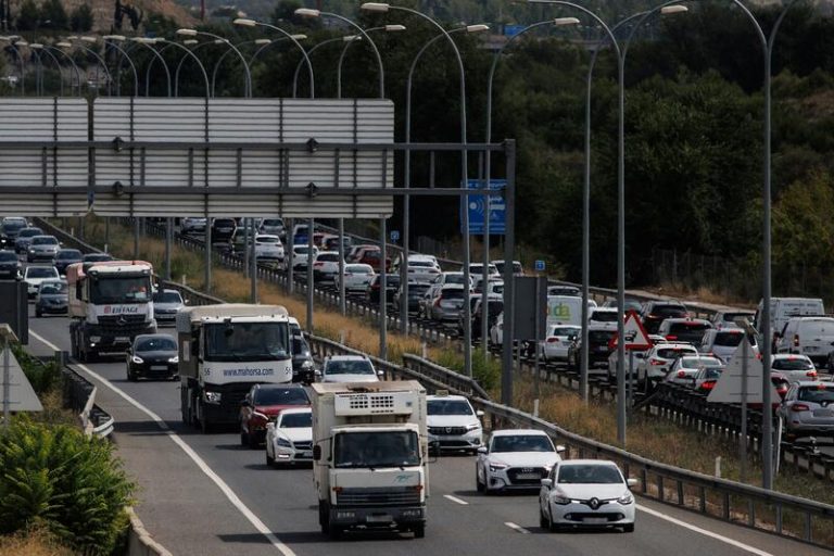 La DGT prevé más de 7,4 millones de desplazamientos en el Puente del Pilar, cuyo operativo arranca mañana