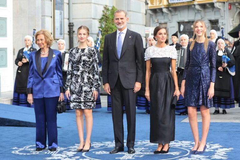 Los Reyes, la Princesa y la Infanta llegarán hoy a Oviedo para la entrega de los Premios Princesa de Asturias