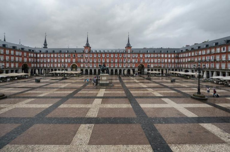 El centro de Madrid registra hoy su récord de lluvia en un siglo con problemas de movilidad e inundaciones en el transporte