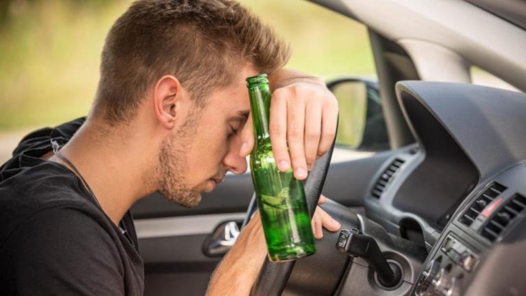 Este es el tiempo que debes esperar para coger el coche si has consumido alcohol