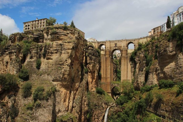 Descubre los paradores más baratos de España para una experiencia única