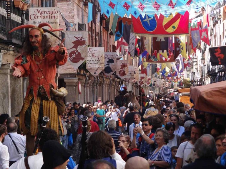 Alcalá de Henares viaja al pasado con el mayor mercado medieval de Europa