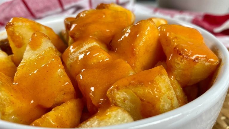 Descubre la increíble receta de Patatas bravas que usan todos los restaurantes