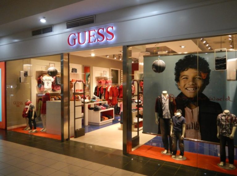 Descubre las novedades de otoño de GUESS: para él y para ella