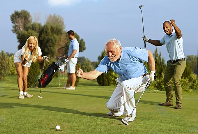 El golf, el senderismo y la marcha nórdica pueden mejorar la función cognitiva en los adultos mayores