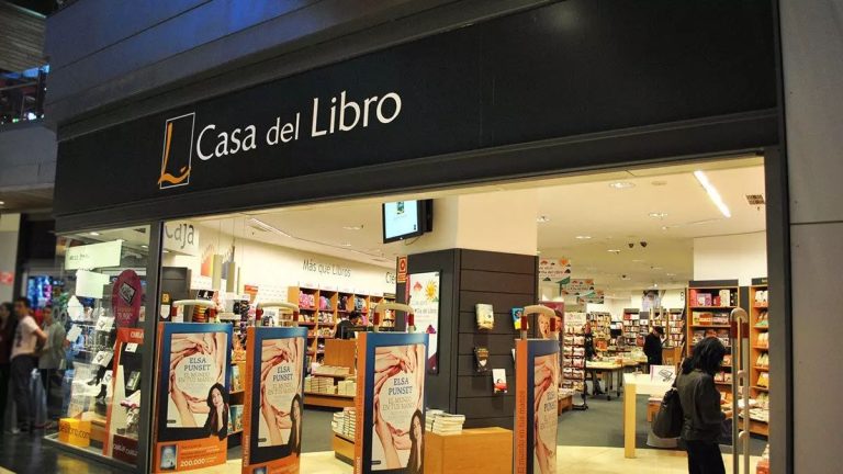 La Casa del Libro rebaja el precio de los libros más vendidos de 2023