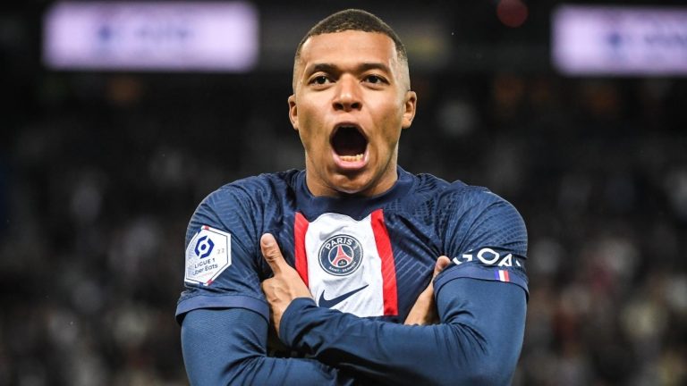 Mbappé vuelve a liarla en París y empieza preocupar su actitud