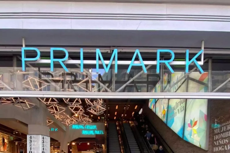 Primark te ofrece las botas biker más económicas del mercado: ¡el precio es increible!