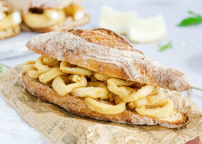 El bocadillo de calamares típico de los bares ahora en tu cocina