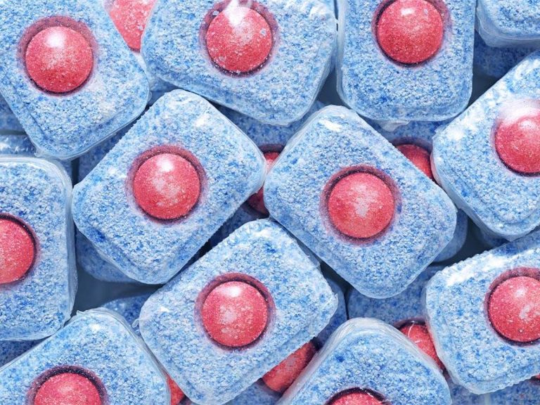 La OCU se pronuncia: ¿Son peligrosas las pastillas del lavavajillas?