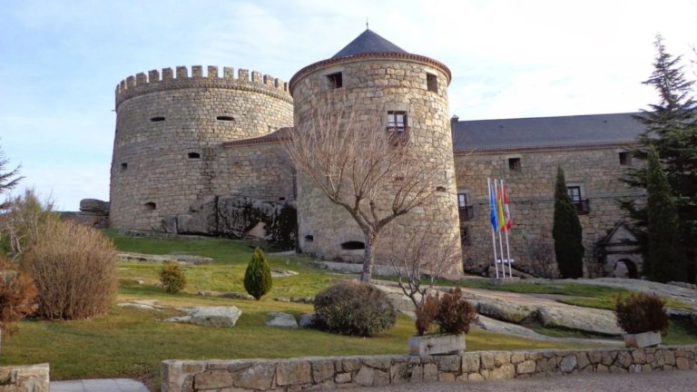 En la sierra de Avila se esconde este castillo encantado propio de una película de Disney