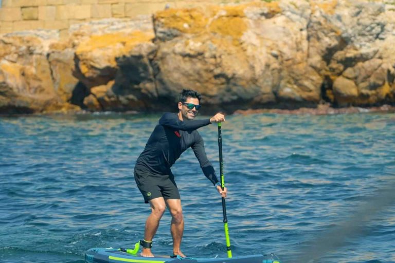 Conocer los beneficios del paddle surf en invierno, por Nauticmar