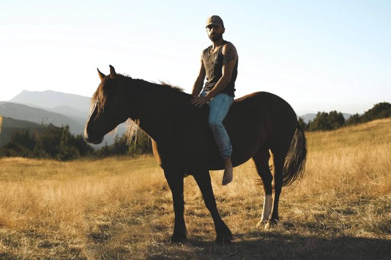 Una travesía de 100 días a caballo por la naturaleza salvaje de Norteamérica, Vínculo Salvaje