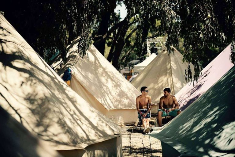 The Glamping Company, Origen en Benicàssim, Éxito en Festivales de Toda Europa