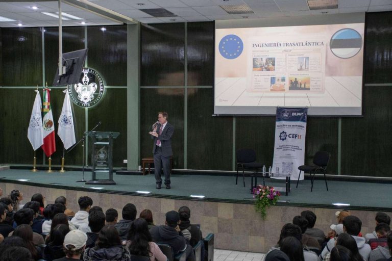 La conferencia INGENIERÍA TRANSATLÁNTICA, impartida por el presidente del Instituto Panamericano de Tampico