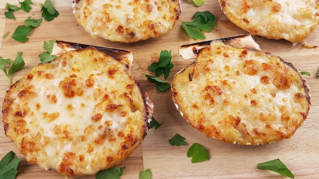 Receta gallega tradicional: Vieiras rellenas y gratinadas al horno