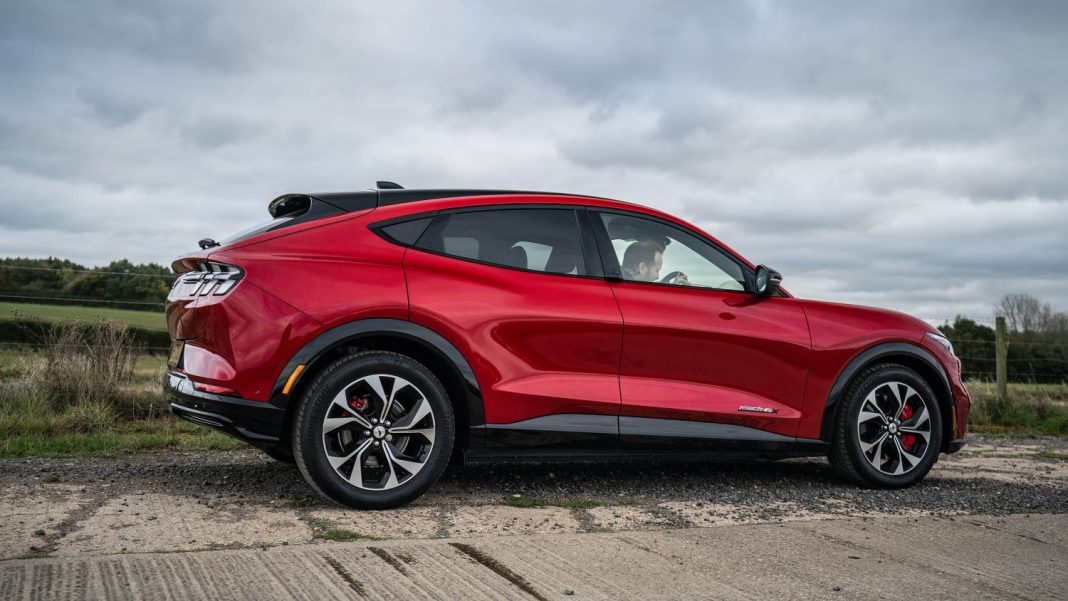 Ford Mustang Mach-E AWD: El Espíritu Icónico de los Mustang en Forma Eléctrica