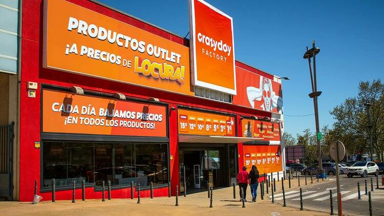 Descubre el nuevo outlet de Madrid en el que los precios varían cada día  (los jueves todo a 1€)