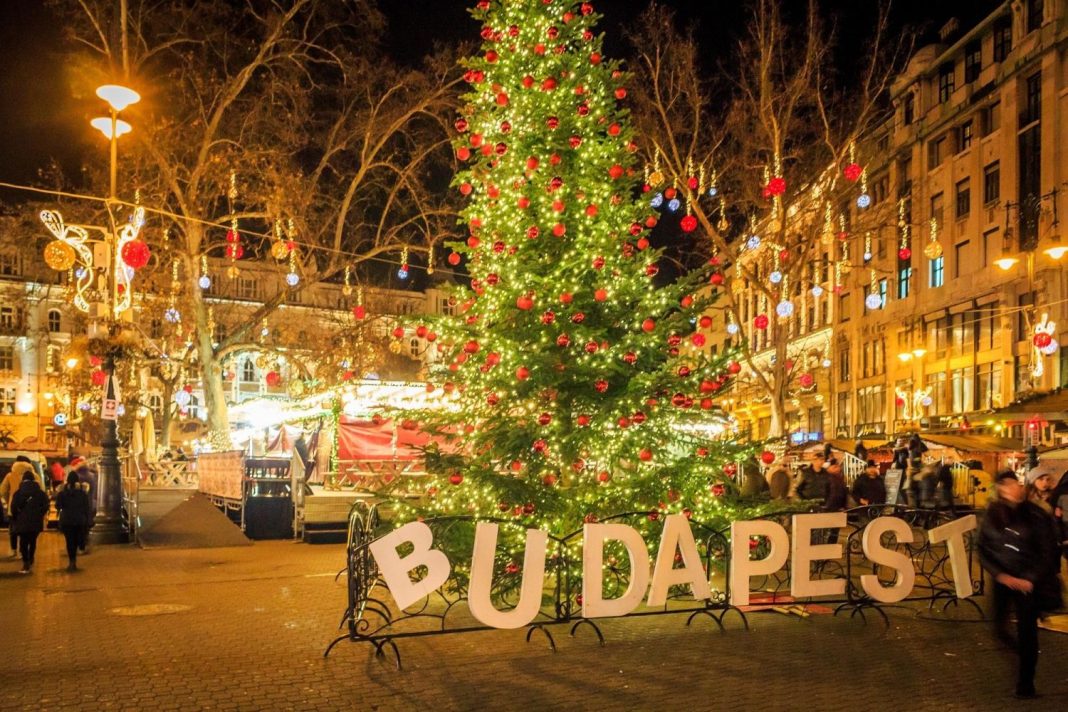 Desafiando la tradición en Budapest: ¿Un mercado navideño inaccesible?