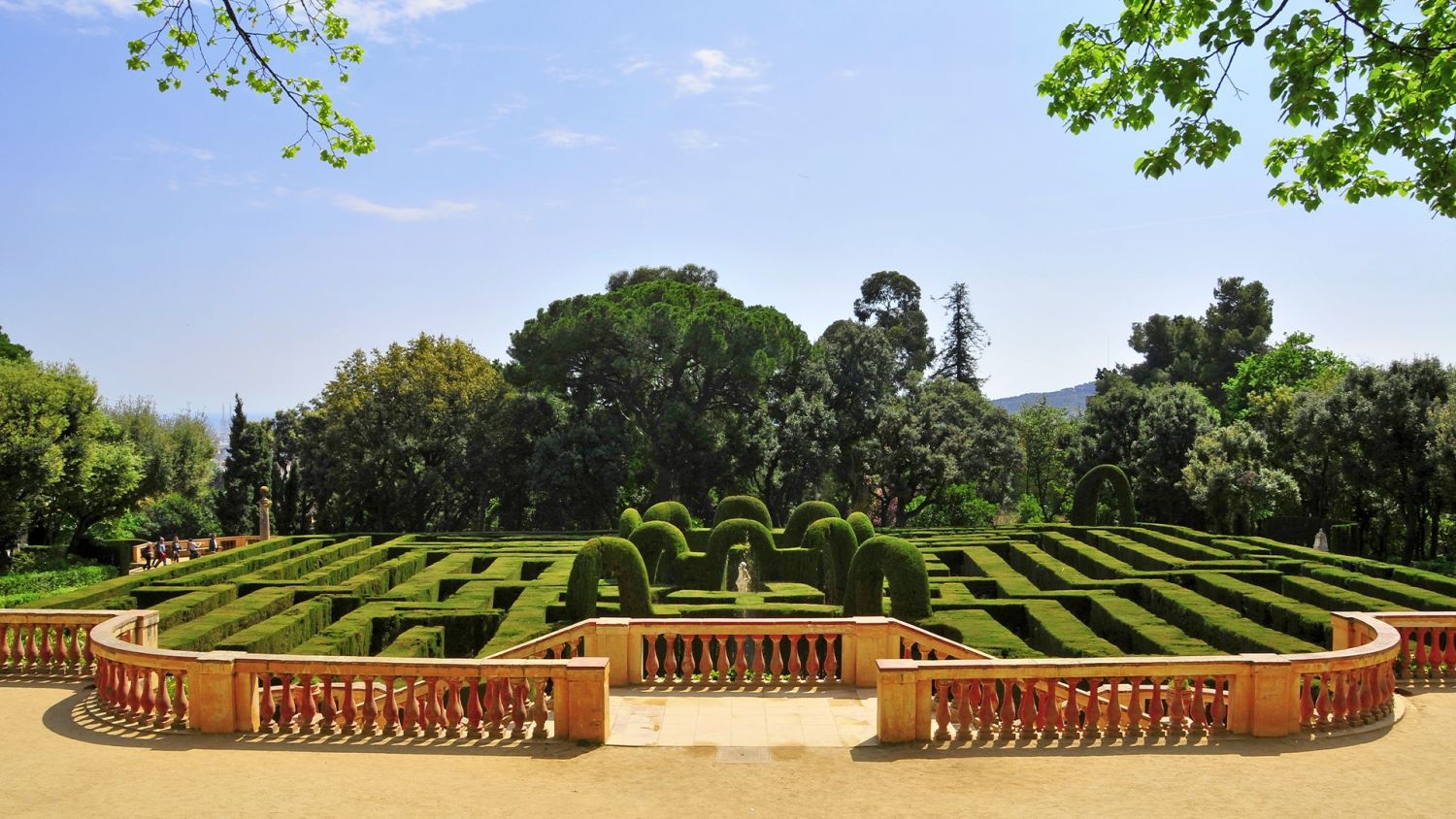 El Laberinto De Horta: Un Jardín Secreto En Plena Ciudad