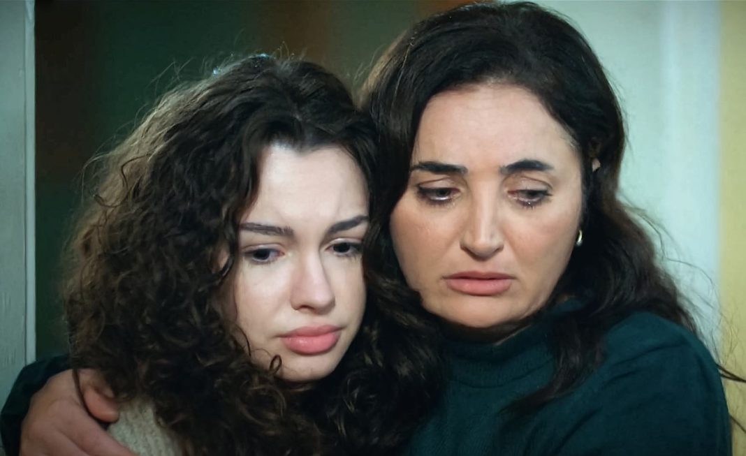 Zehra revelará las razones a Tolga de su crimen, en este nuevo avance semana de 'Hermanos' por Antena 3