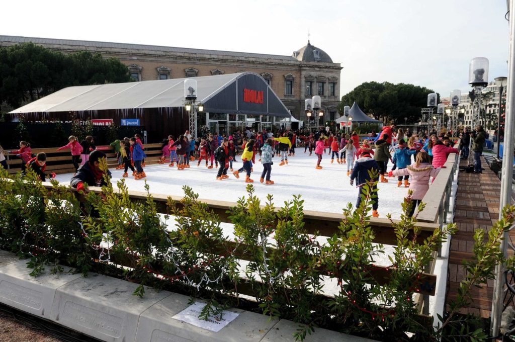 Pista De Hielo De La Plaza De Colon