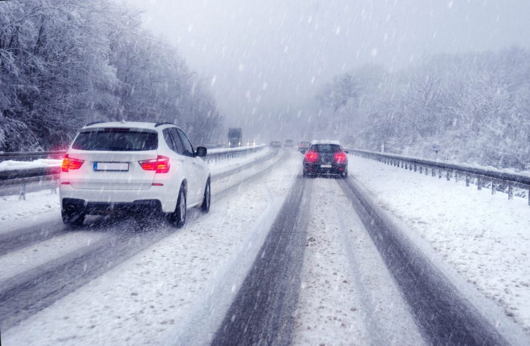 Consejos clave de la DGT para conducir con nieve